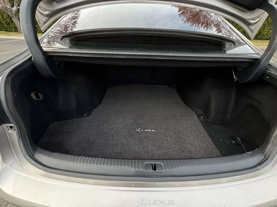 2018 Lexus IS 3rd Gen - Image 9 of 20