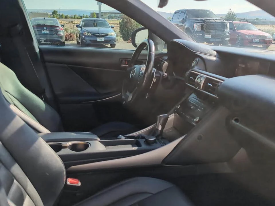 2018 Lexus IS 3rd Gen - Image 6 of 10