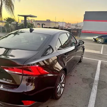 2018 Lexus IS 300 F SPORT Design Sedan