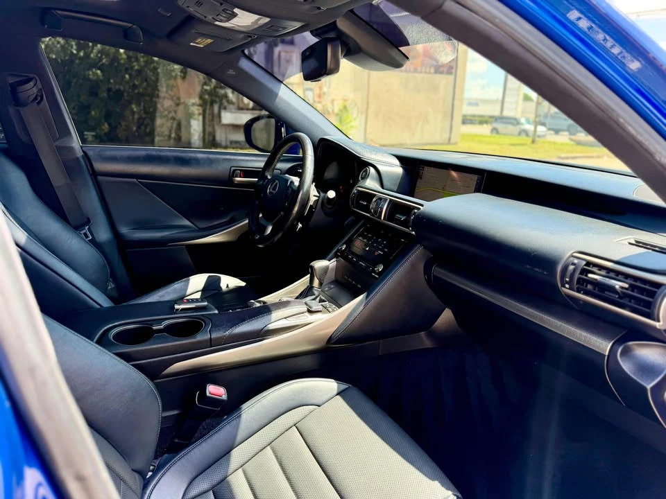 2018 Lexus IS 3rd Gen - Image 15 of 20