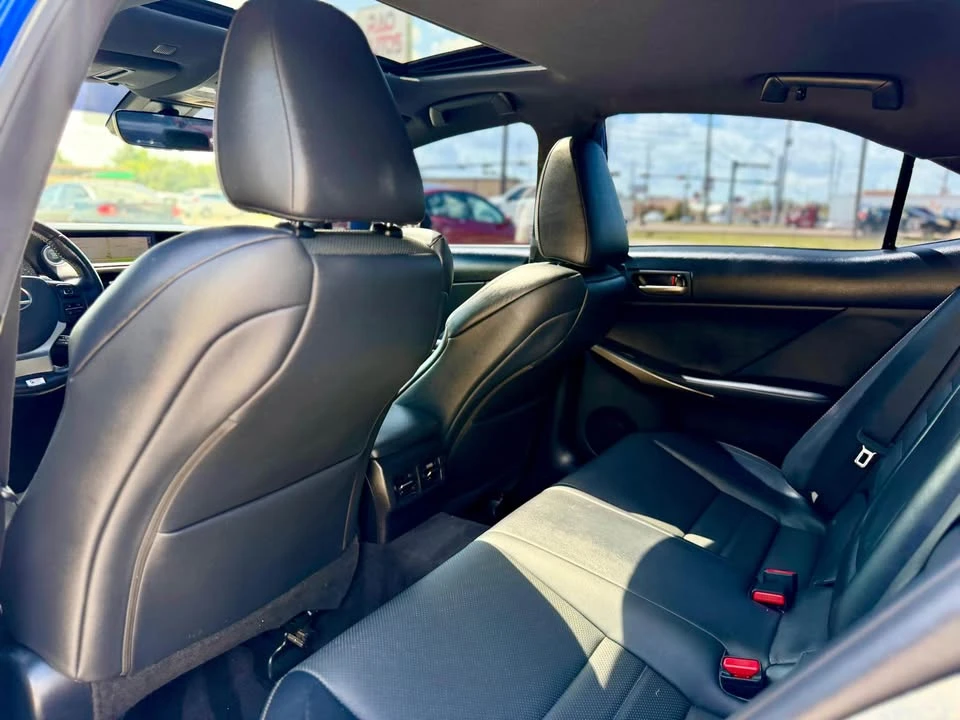 2018 Lexus IS 3rd Gen - Image 9 of 20