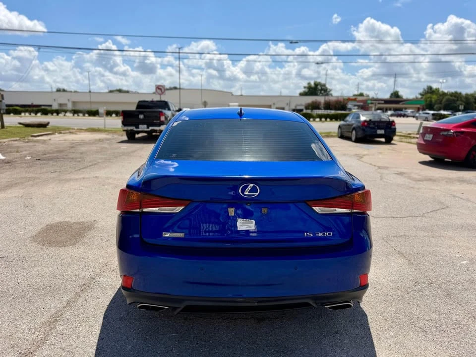 2018 Lexus IS 3rd Gen - Image 5 of 20