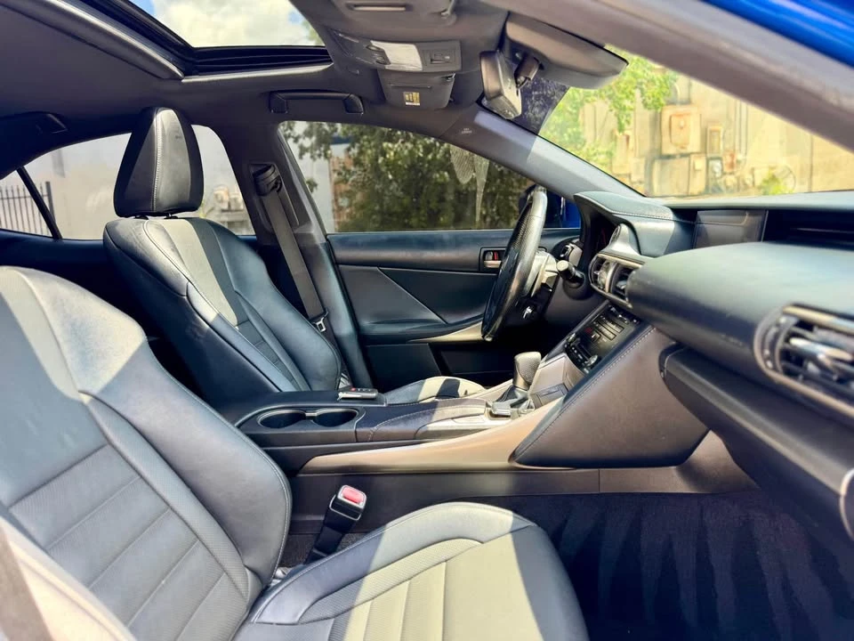 2018 Lexus IS 3rd Gen - Image 14 of 20