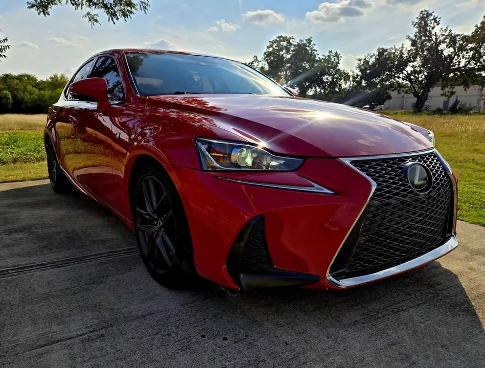 2018 Lexus IS 3rd Gen - Image 4 of 12