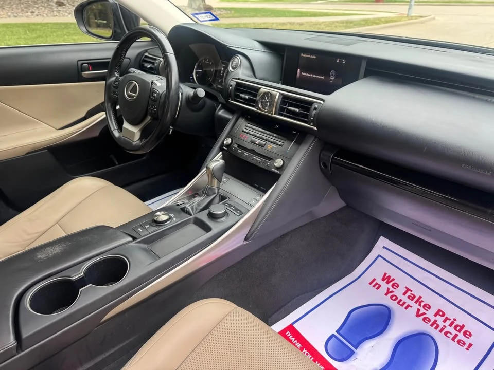 2018 Lexus IS 3rd Gen - Image 16 of 20