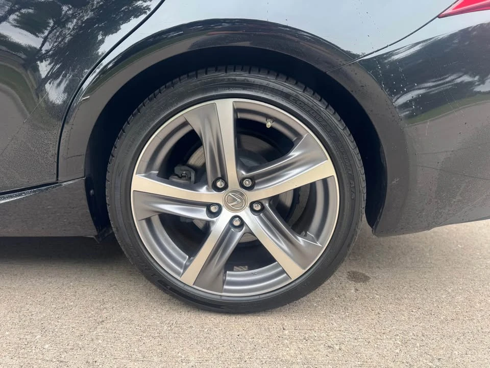 2018 Lexus IS 3rd Gen - Image 9 of 20