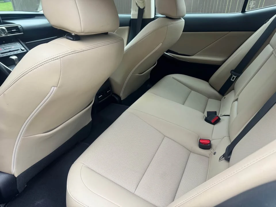 2018 Lexus IS 3rd Gen - Image 14 of 20