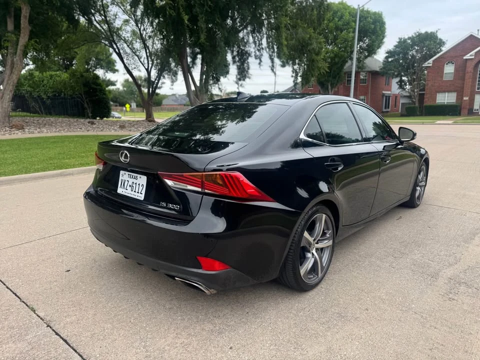 2018 Lexus IS 3rd Gen - Image 5 of 20