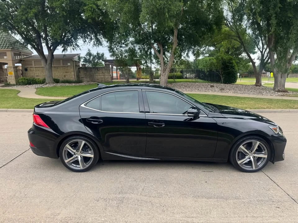 2018 Lexus IS 3rd Gen - Image 4 of 20