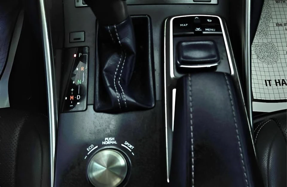2018 Lexus IS 3rd Gen - Image 16 of 20