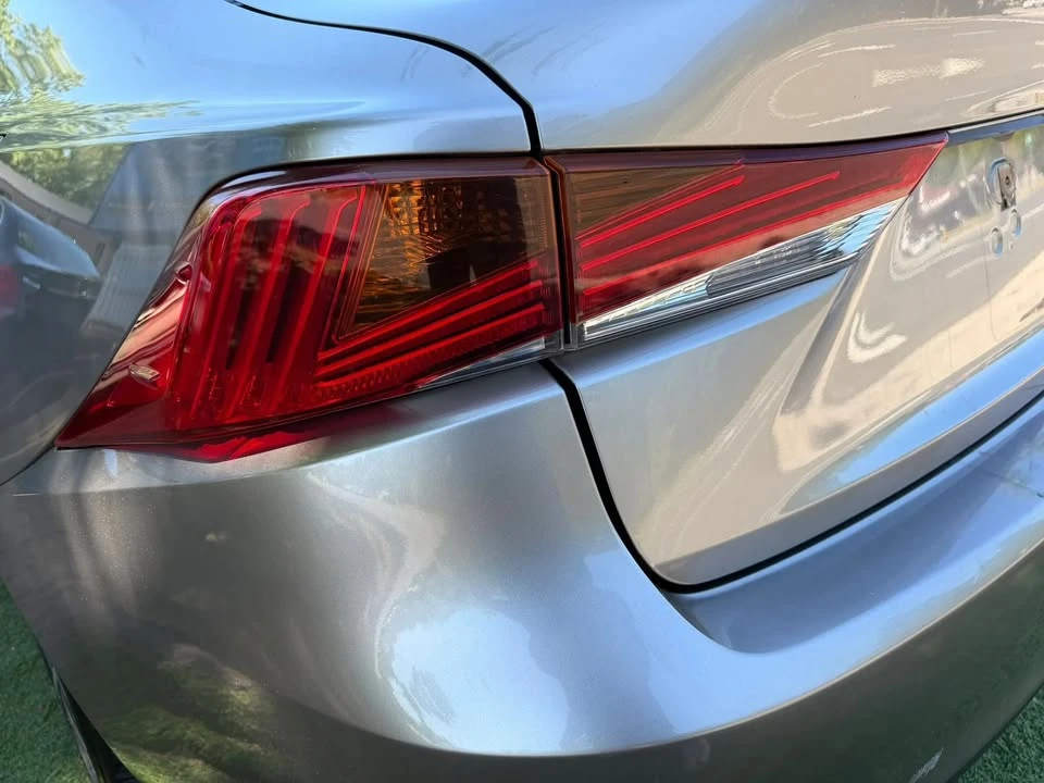2018 Lexus IS 3rd Gen - Image 19 of 20