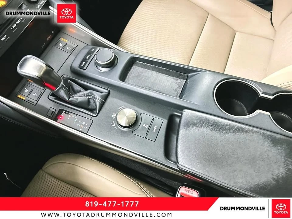 2018 Lexus IS 3rd Gen - Image 17 of 18