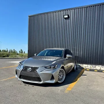 2018 Lexus IS 300 AWD