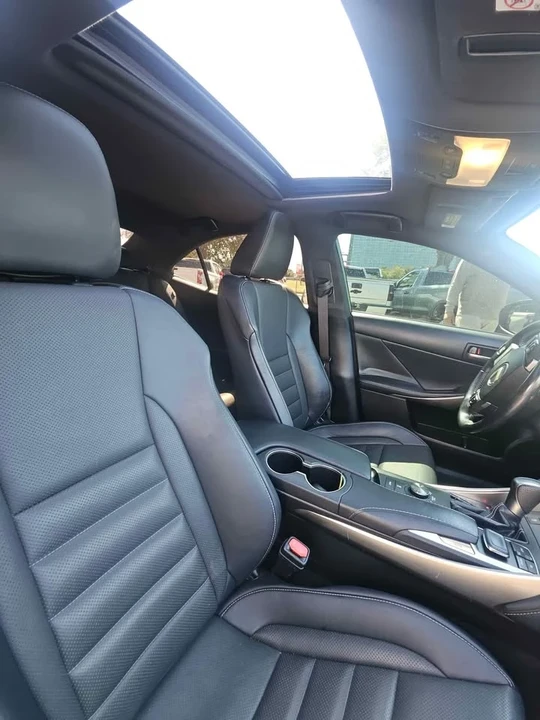 2018 Lexus IS 3rd Gen - Image 5 of 8