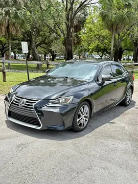 2018 Lexus IS300