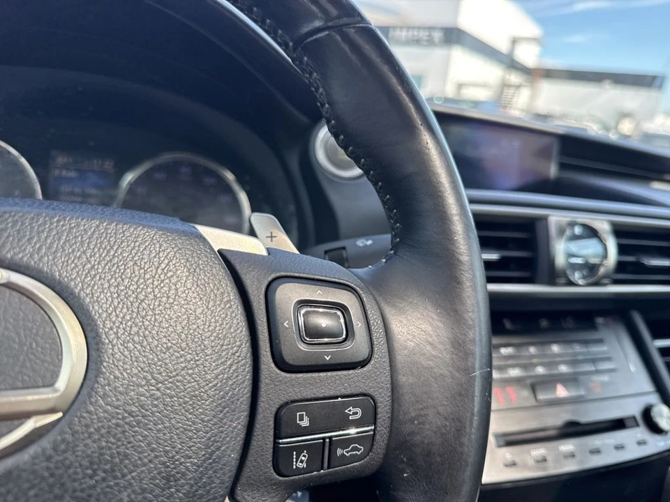 2018 Lexus IS 3rd Gen - Image 17 of 31