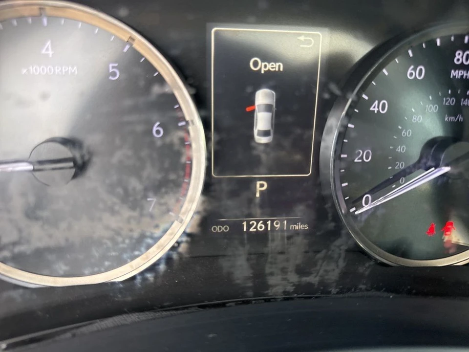 2018 Lexus IS 3rd Gen - Image 25 of 31