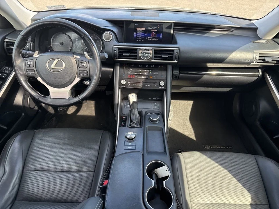 2018 Lexus IS 3rd Gen - Image 14 of 31