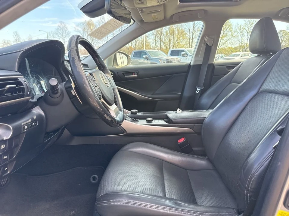 2018 Lexus IS 3rd Gen - Image 9 of 31