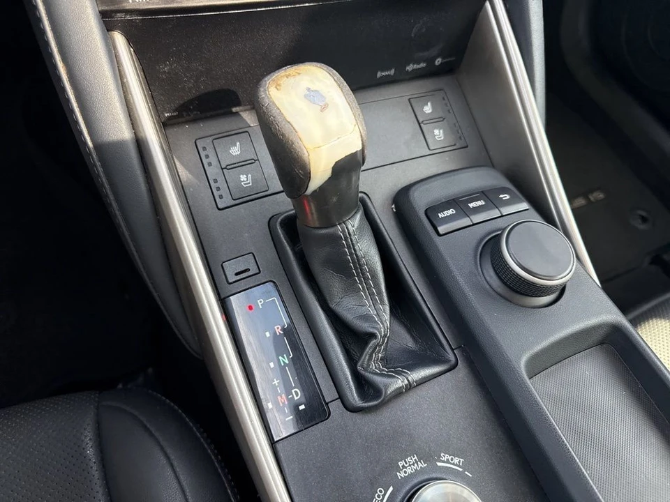 2018 Lexus IS 3rd Gen - Image 18 of 31