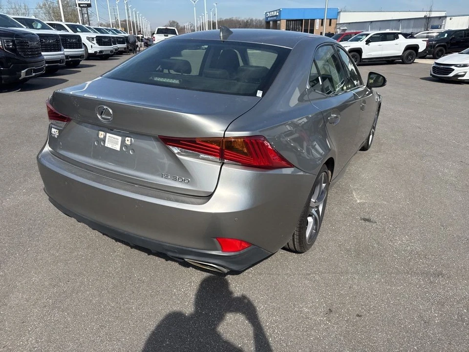 2018 Lexus IS 3rd Gen - Image 5 of 31