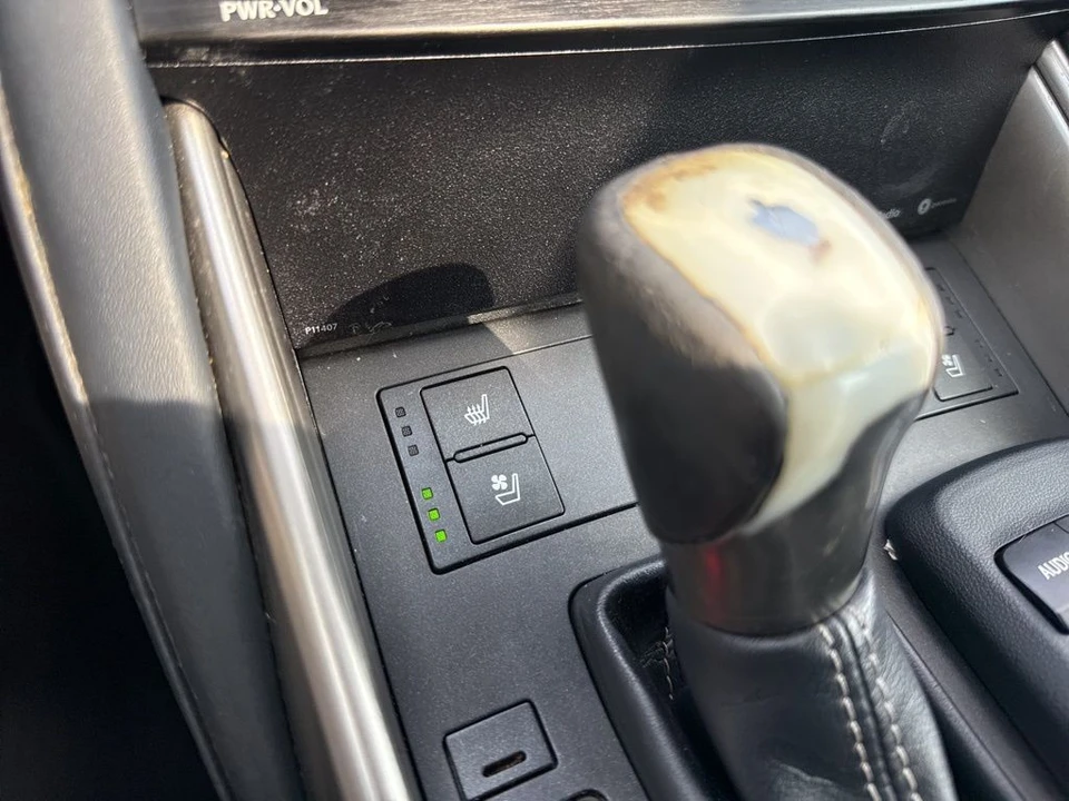 2018 Lexus IS 3rd Gen - Image 22 of 31