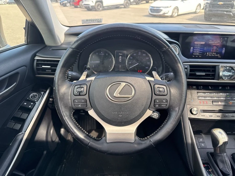 2018 Lexus IS 3rd Gen - Image 15 of 31