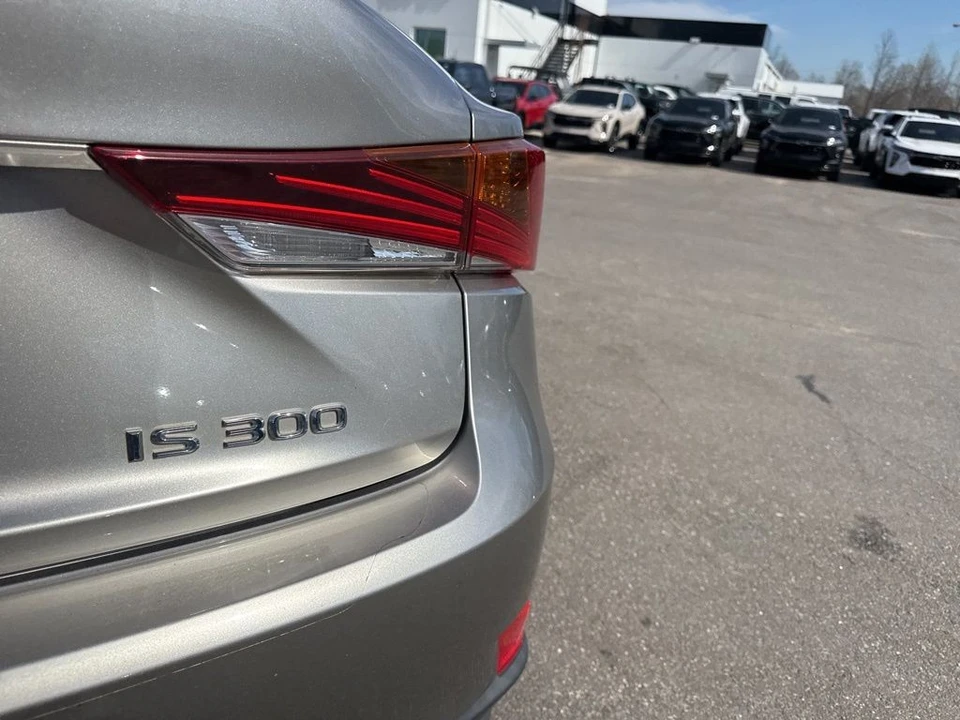 2018 Lexus IS 3rd Gen - Image 31 of 31