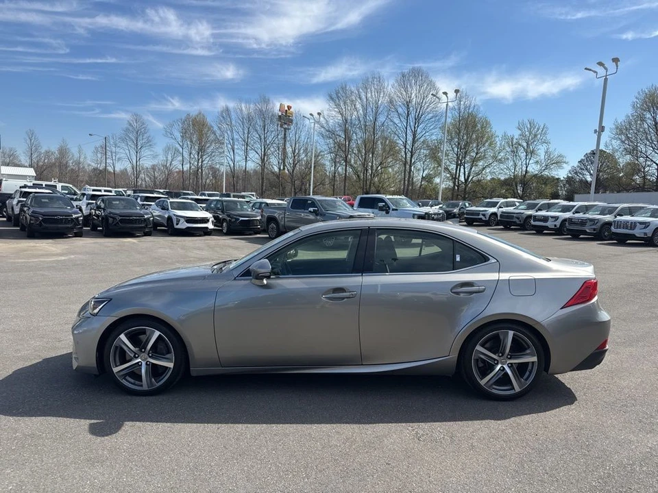 2018 Lexus IS 3rd Gen - Image 2 of 31