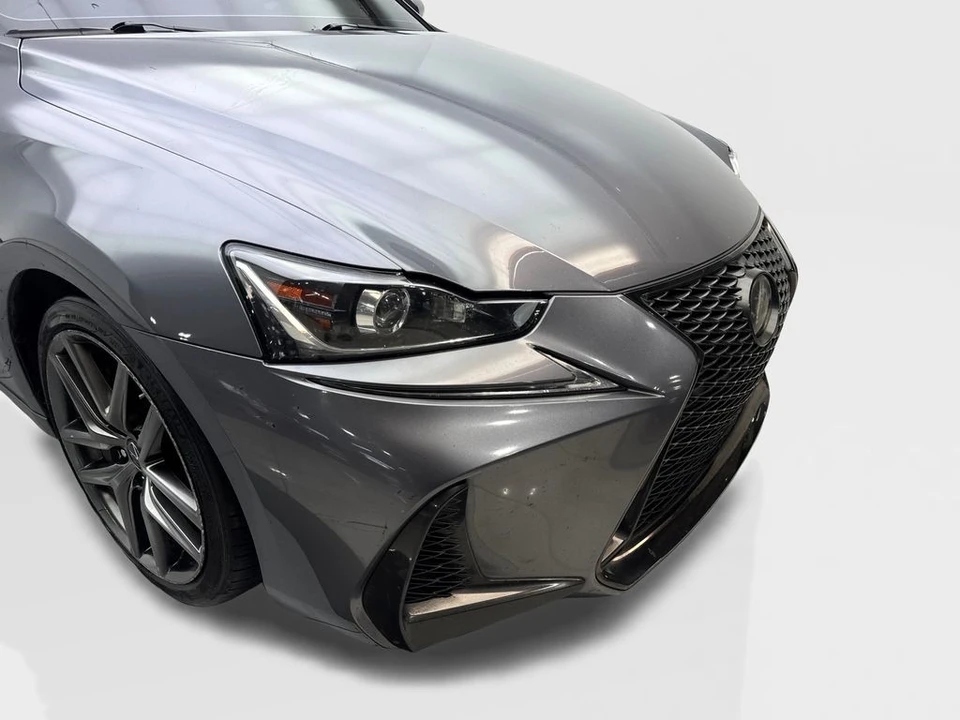 2018 Lexus IS 3rd Gen - Image 17 of 31