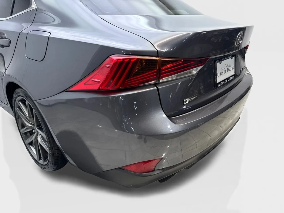 2018 Lexus IS 3rd Gen - Image 19 of 31