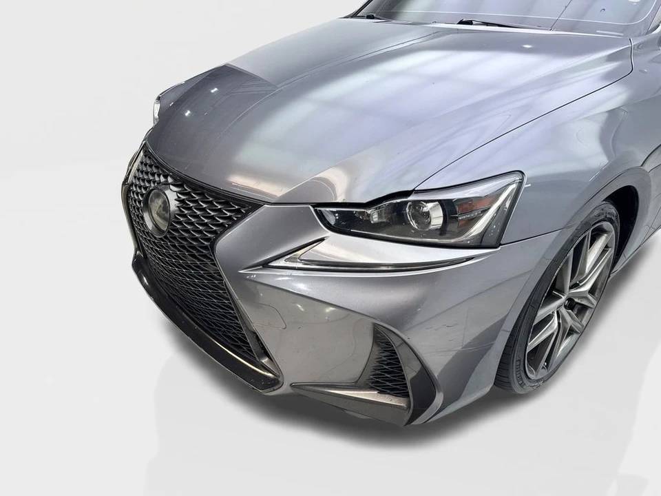 2018 Lexus IS 3rd Gen - Image 16 of 31