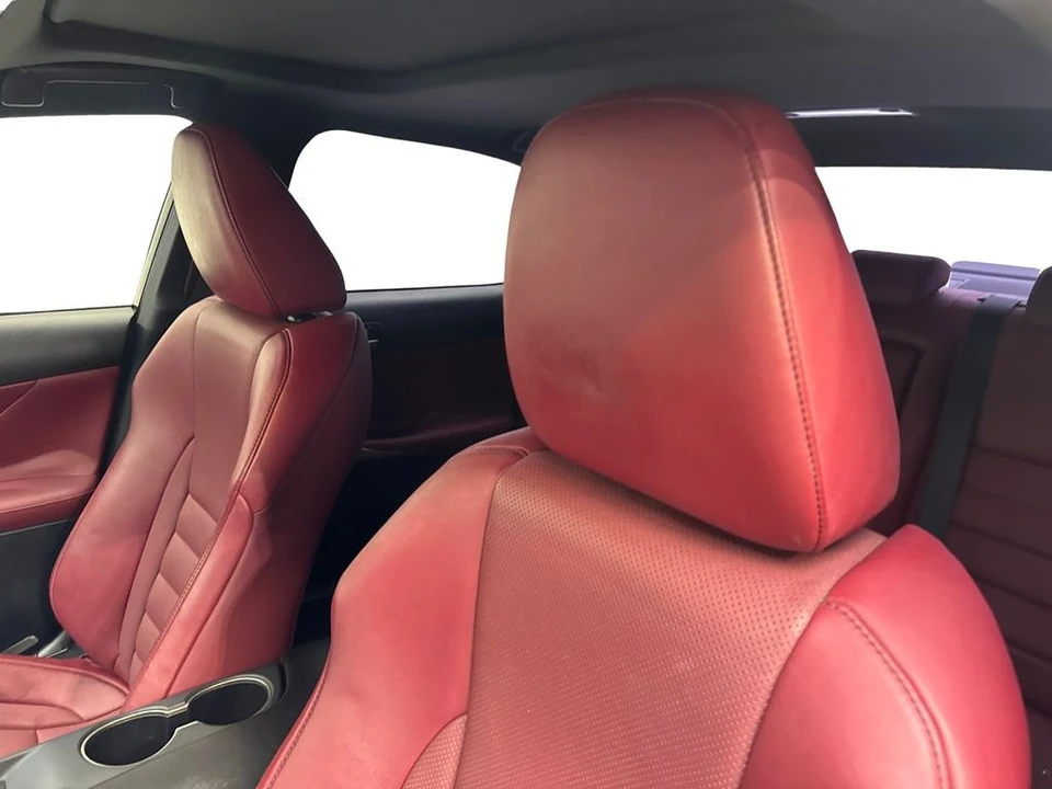 2018 Lexus IS 3rd Gen - Image 28 of 31