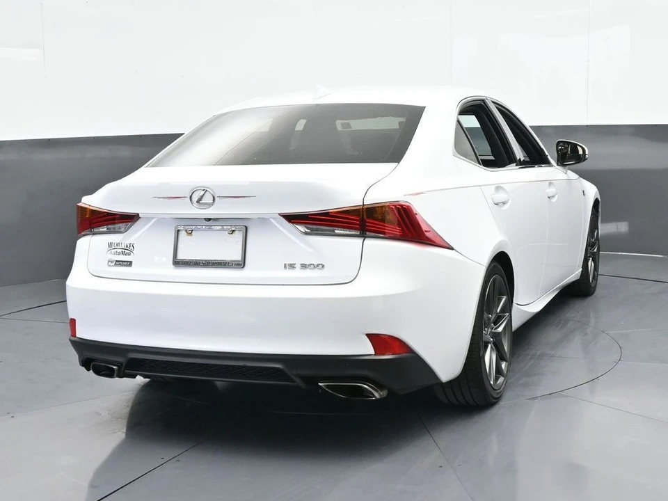 2018 Lexus IS 3rd Gen - Image 5 of 12