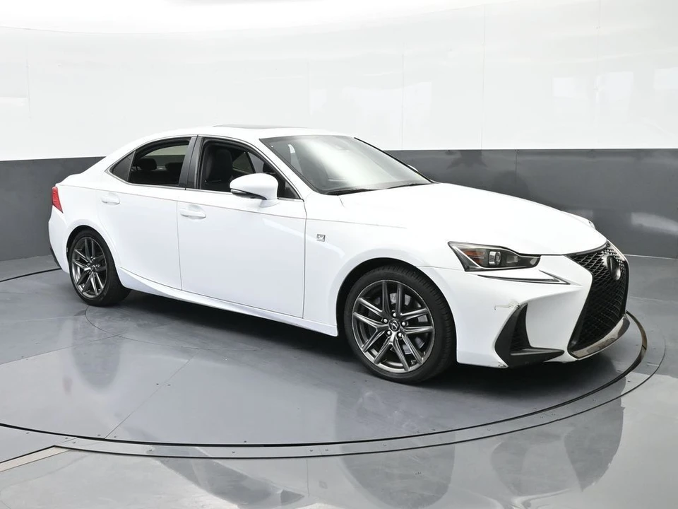 2018 Lexus IS 3rd Gen - Image 8 of 12