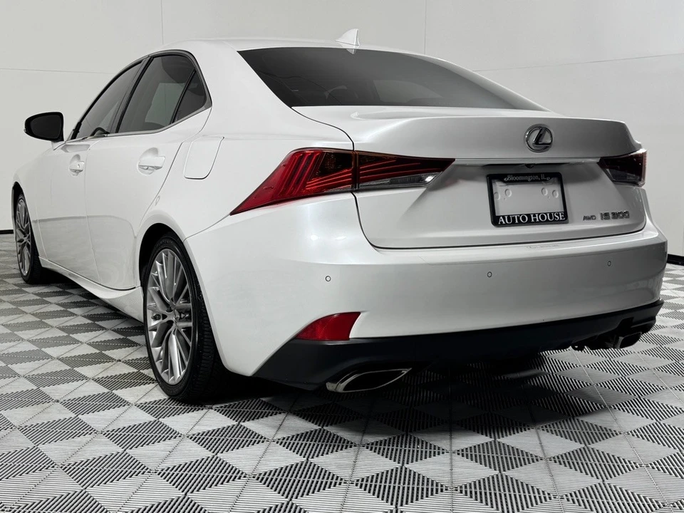 2018 Lexus IS 3rd Gen - Image 7 of 25