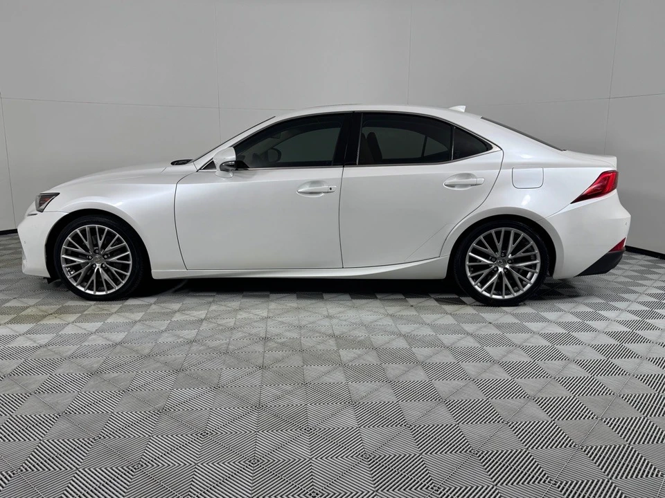 2018 Lexus IS 3rd Gen - Image 8 of 25