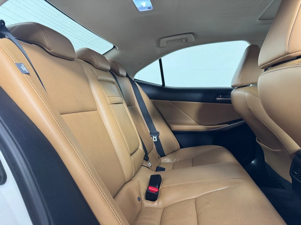 2018 Lexus IS 3rd Gen - Image 22 of 25