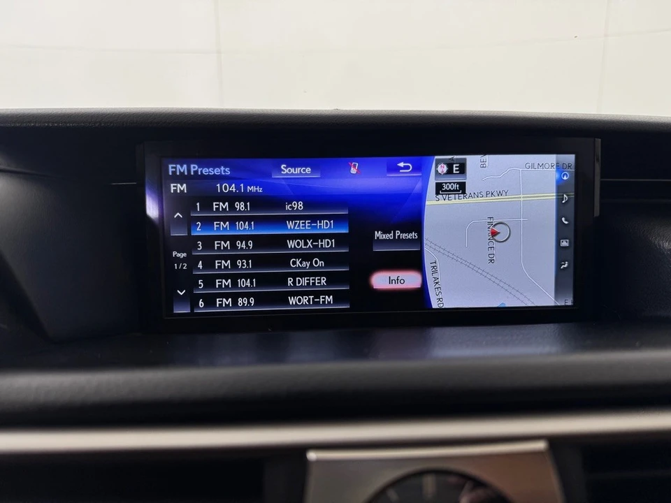 2018 Lexus IS 3rd Gen - Image 15 of 25