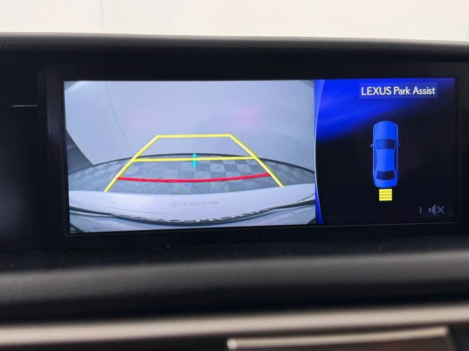 2018 Lexus IS 3rd Gen - Image 18 of 25
