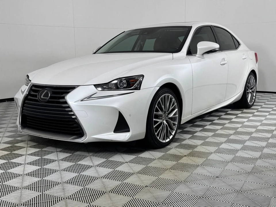 2018 Lexus IS 3rd Gen - Image 9 of 25