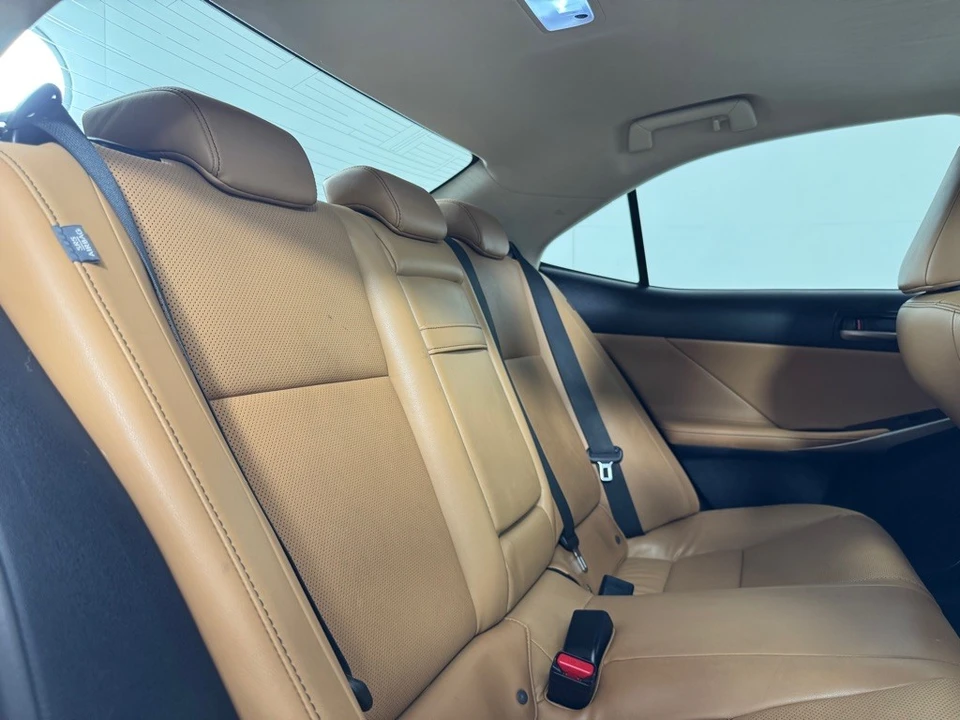 2018 Lexus IS 3rd Gen - Image 23 of 25