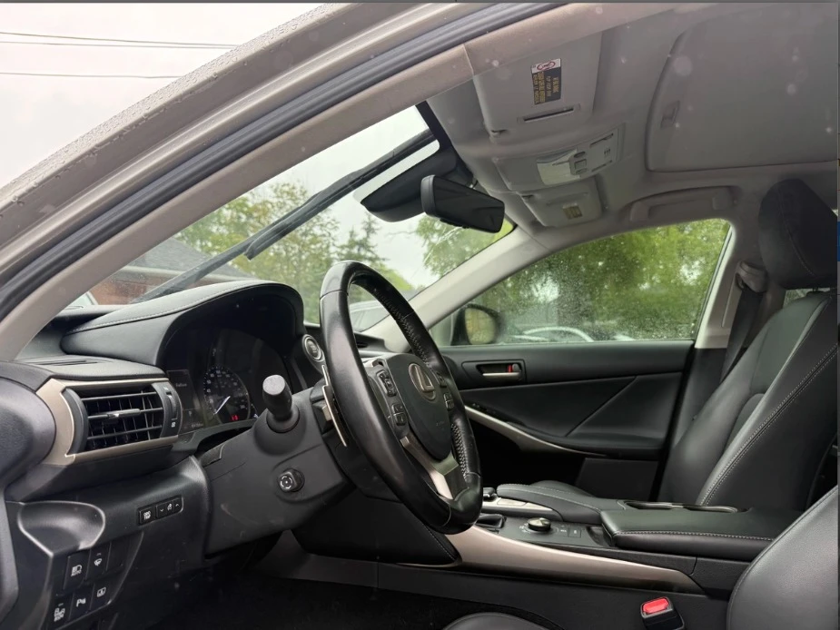 2018 Lexus IS 3rd Gen - Image 4 of 10