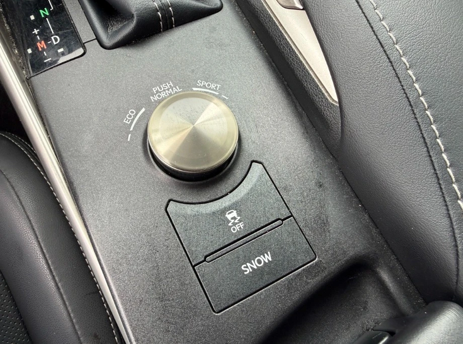 2018 Lexus IS 3rd Gen - Image 7 of 10