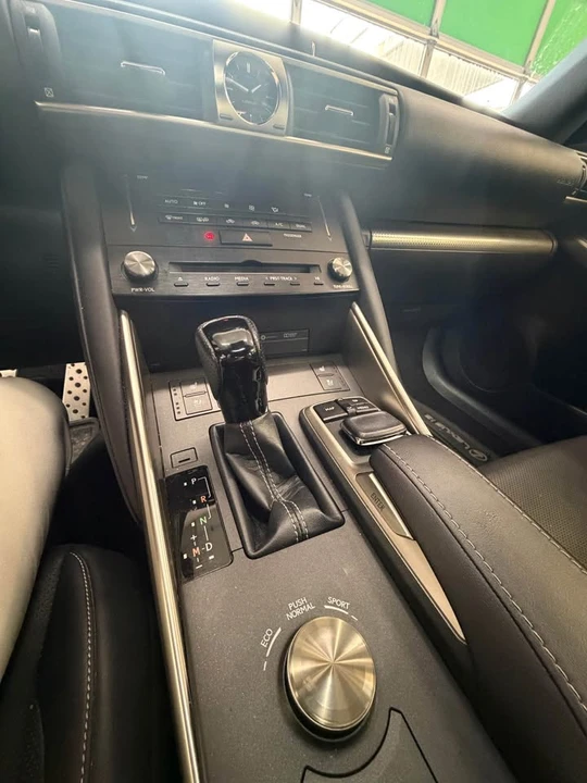 2018 Lexus IS 3rd Gen - Image 4 of 12
