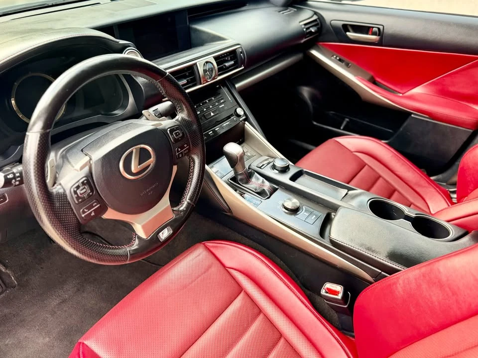 2018 Lexus IS 3rd Gen - Image 10 of 20