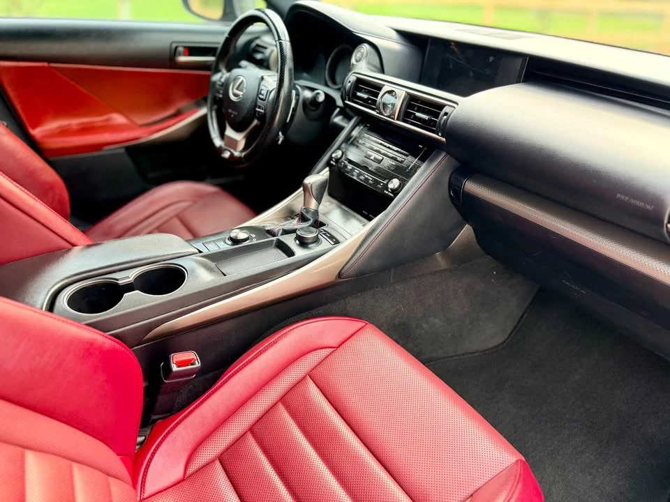 2018 Lexus IS 3rd Gen - Image 15 of 20