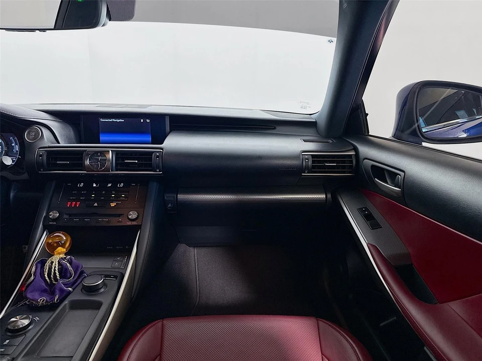 2018 Lexus IS 3rd Gen - Image 21 of 31
