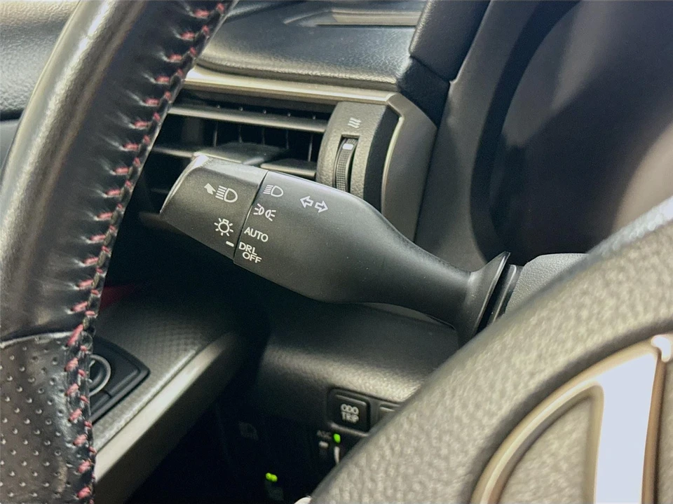 2018 Lexus IS 3rd Gen - Image 5 of 31