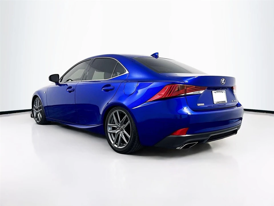 2018 Lexus IS 3rd Gen - Image 28 of 31